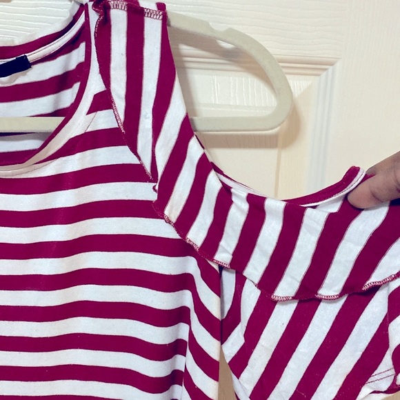 Gibson Women’s Cold Shoulder High Low Top | Size: Large | Color: Red & White - Picture 6 of 8